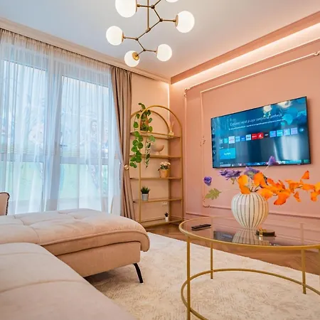 Pink Perfection - One-bedroom Gemstone Oasis Bucharest