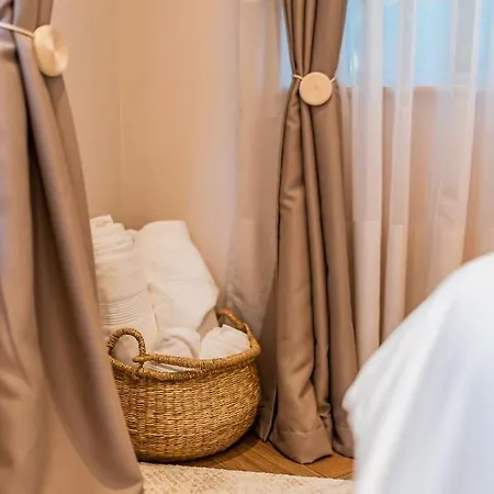 Pink Perfection - One-bedroom Gemstone Oasis * Bucharest
