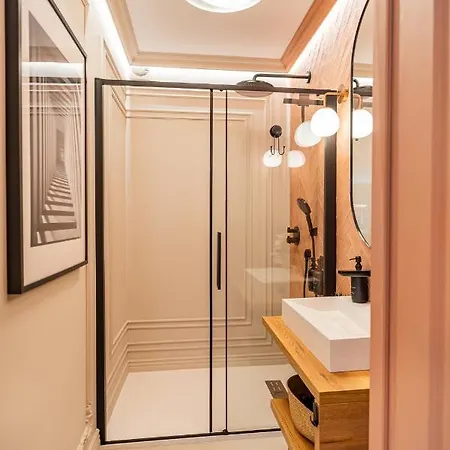 Apartment Pink Perfection - One-bedroom Gemstone Oasis Bucharest