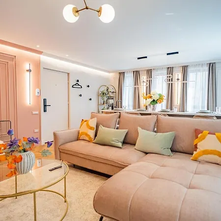 Apartment Pink Perfection - One-bedroom Gemstone Oasis Bucharest