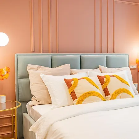 Apartment Pink Perfection - One-bedroom Gemstone Oasis *