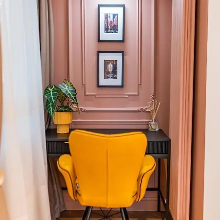 Pink Perfection - One-bedroom Gemstone Oasis * Bucharest