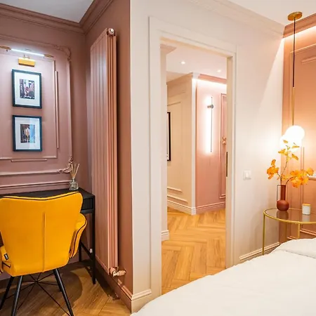 Apartment Pink Perfection - One-bedroom Gemstone Oasis *
