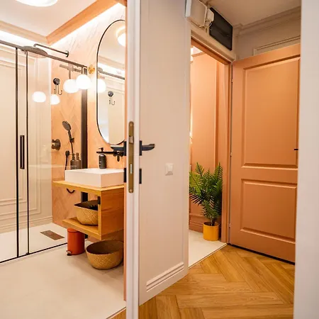Apartment Pink Perfection - One-bedroom Gemstone Oasis *