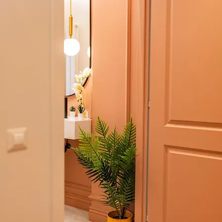 Apartment Pink Perfection - One-bedroom Gemstone Oasis *