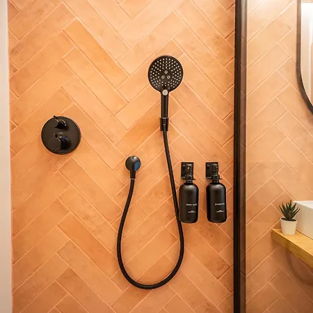 Apartment Pink Perfection - One-bedroom Gemstone Oasis Bucharest