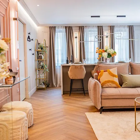 Apartment Pink Perfection - One-bedroom Gemstone Oasis *